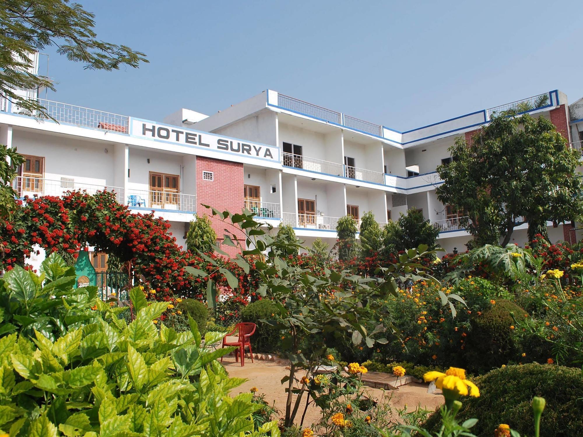 Hotel Surya Khajuraho Ngoại thất bức ảnh