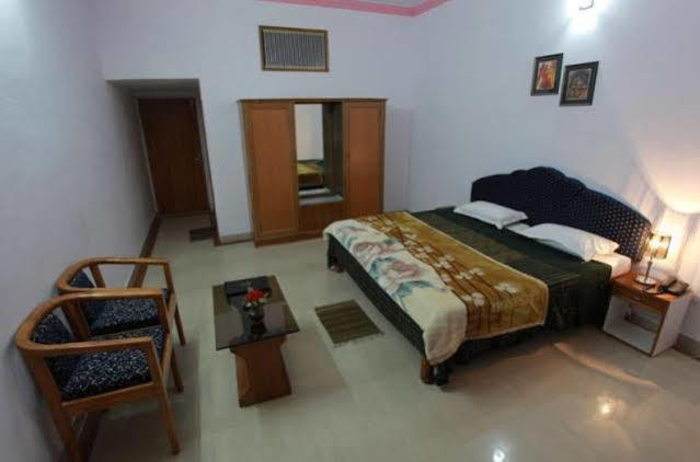 Hotel Surya Khajuraho Ngoại thất bức ảnh