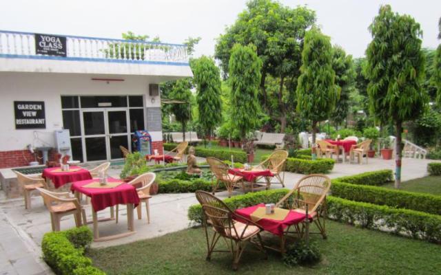 Hotel Surya Khajuraho Ngoại thất bức ảnh